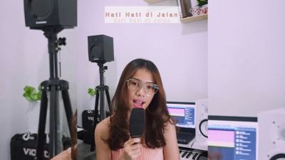 Bikin Galau, Cek Cover ‘Hati Hati di Jalan’ oleh Vionita Sihombing