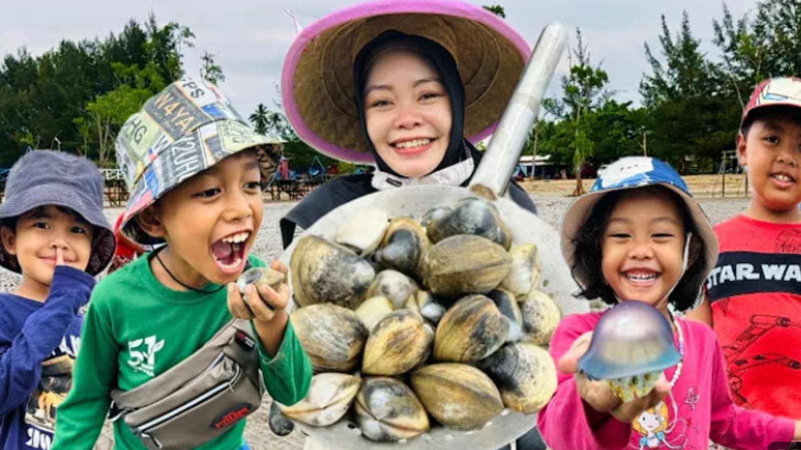 Bisa Belajar dari Alam! Petualangan Edukatif Mamah Nada dan Anak-Anak di Pantai Ambalat